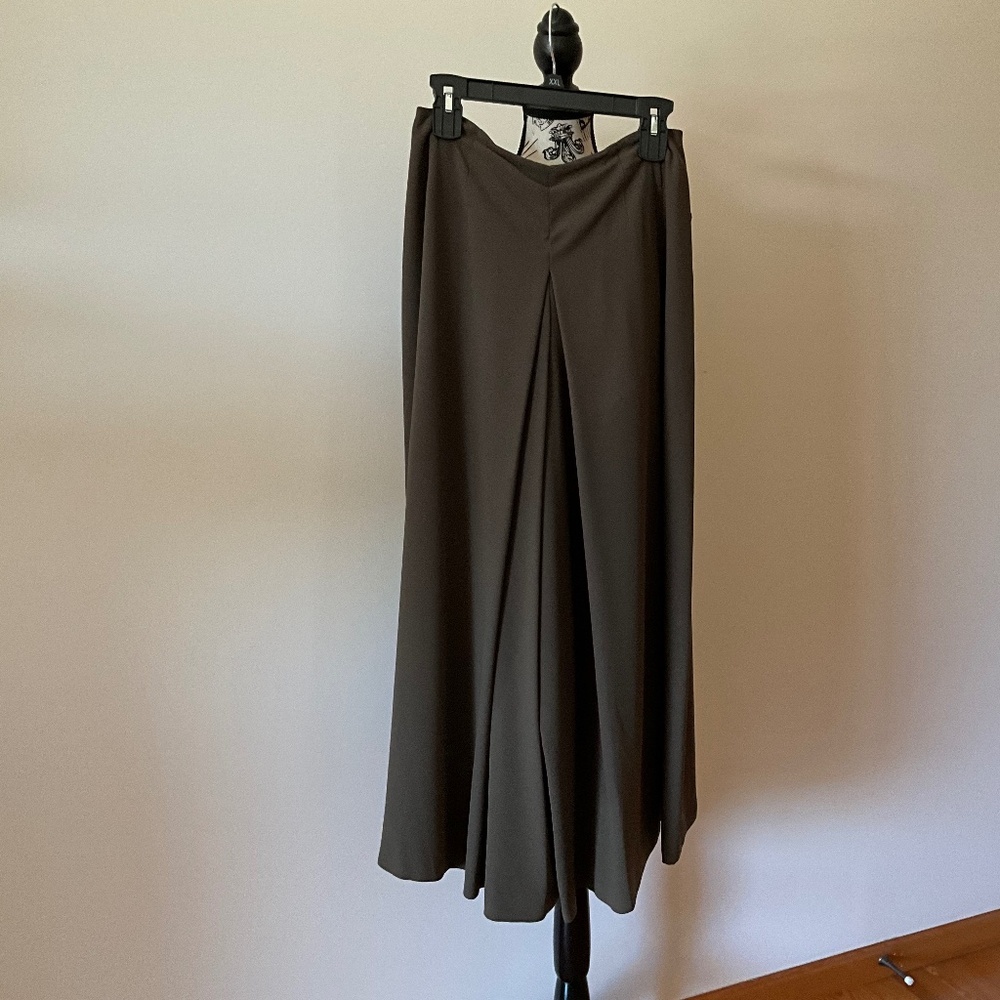 Harvé Benard Women’s Wide leg Maxi Pants Skirt. Plain Khaki Color Size 10